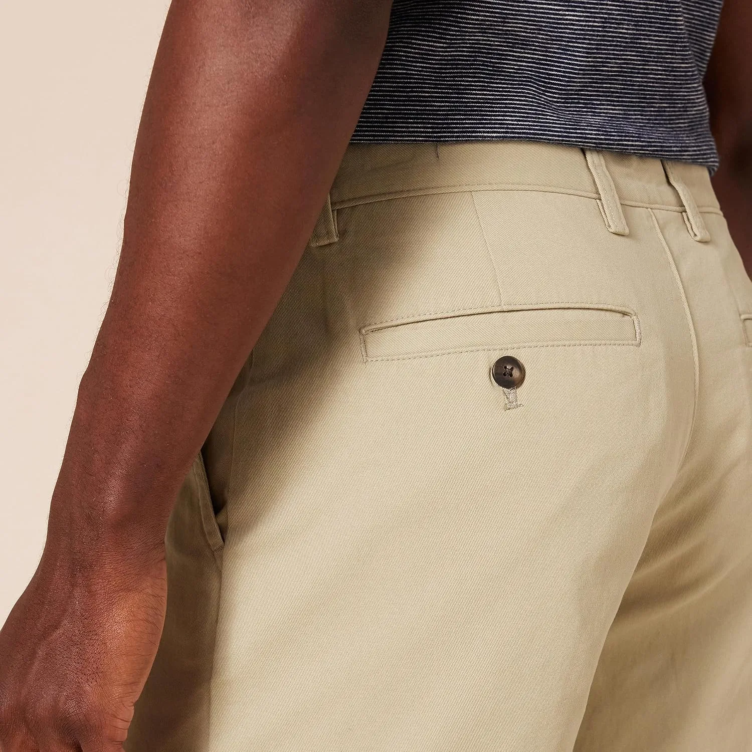 Amazon Essentials Men's Slim-Fit 9" Chino Short