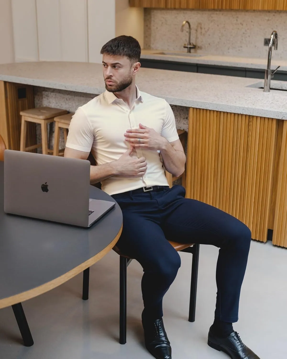 Mens Short Sleeve Dress Shirts Stretch Casual Button Down Shirts Solid Regular Fit Formal Shirt
